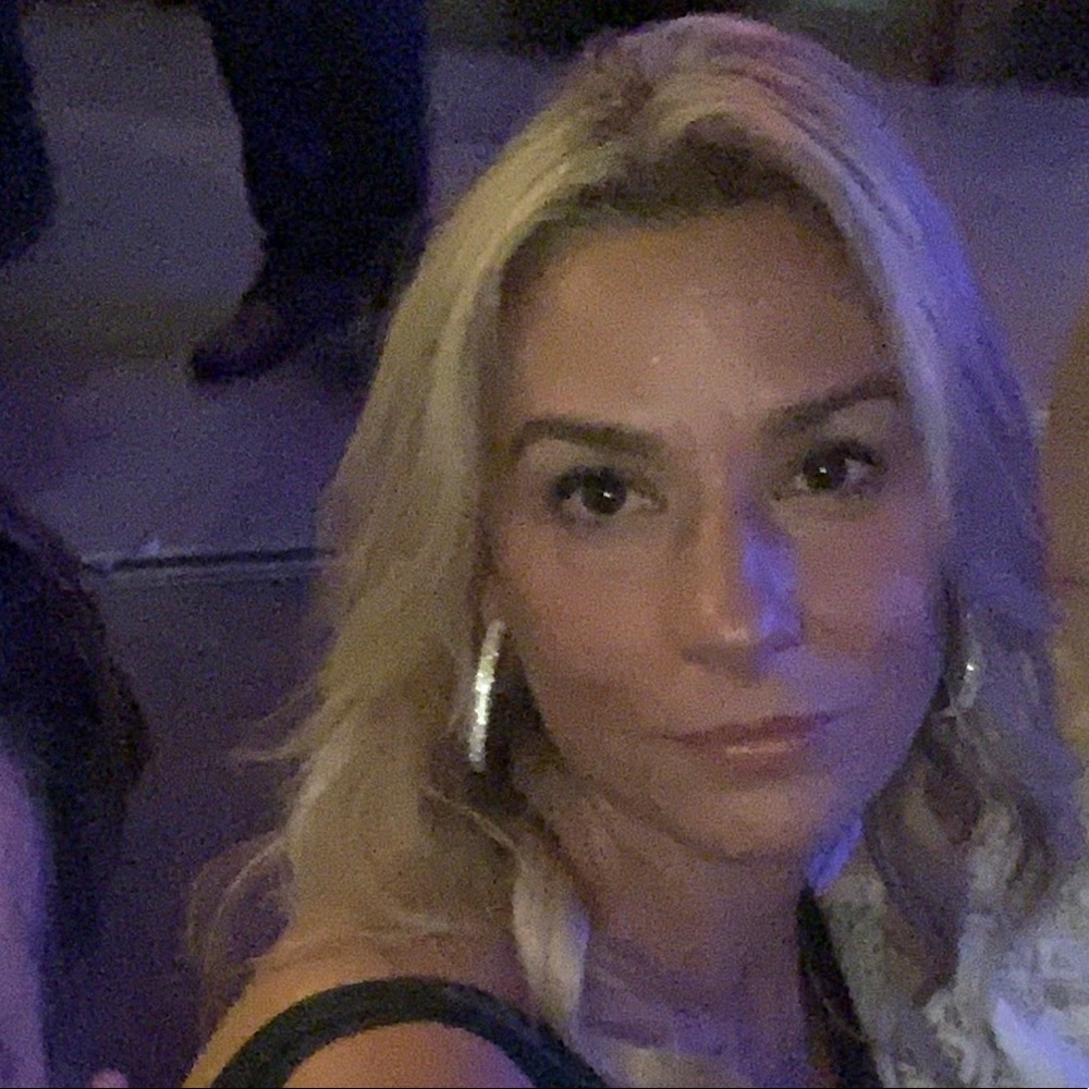 Meet your Posher, Thalia